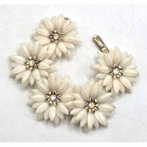 Vintage White Daisy Flower Bracelet With Rhinestone Centers Gold-Tone Chain & Fo